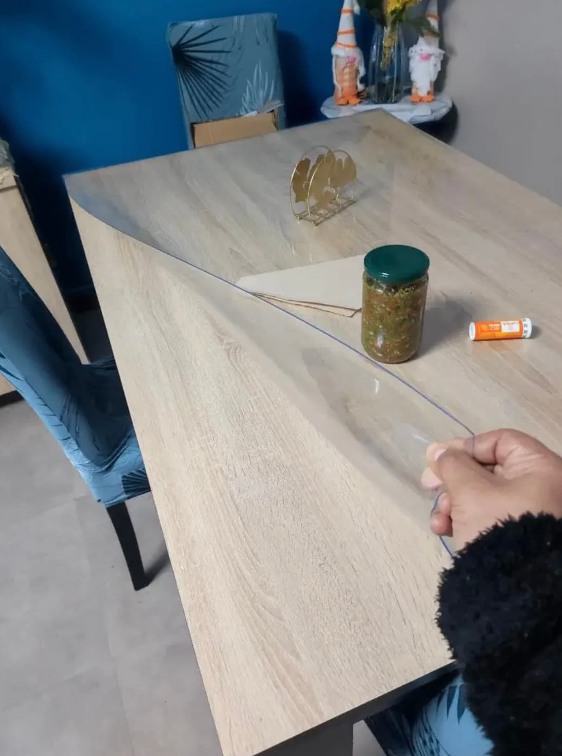 Flexible PVC-Matte schützt die Tischplatte — Foto von unserem Kunden
